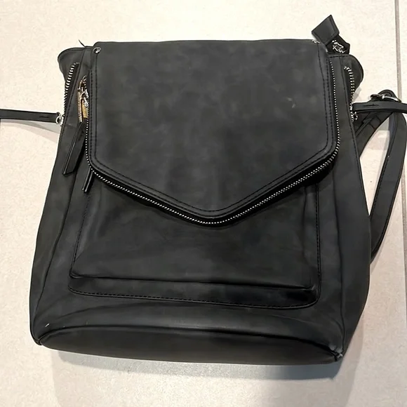 Tonni triple compartment backpack by violet ray - Picture 2 of 8